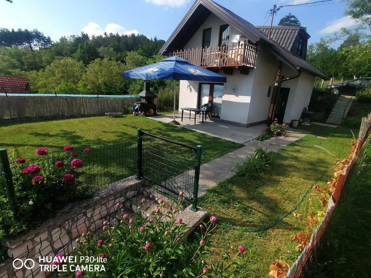 Asja Guest House Lukavac Exterior foto